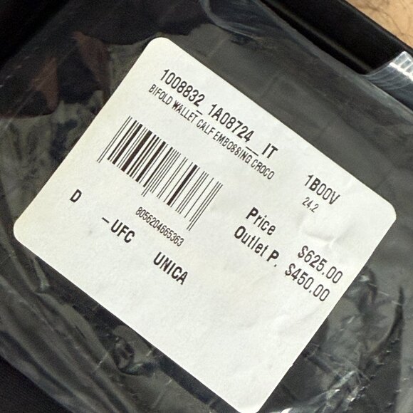 Versace Cream Wallet with Gold Medusa Logo - Picture 14 of 16